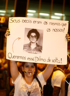 "Ses idées étaient les mêmes que les nôtres ! Nous voulons que cette Dilma nous revienne !"